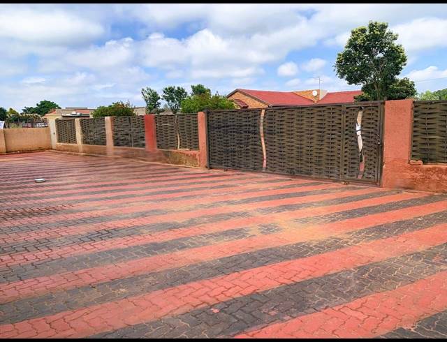 3 BEDROOM HOUSE FOR SALE IN MEYERTON PARK